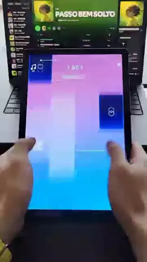 Piano Fire 2: Slide Challenge